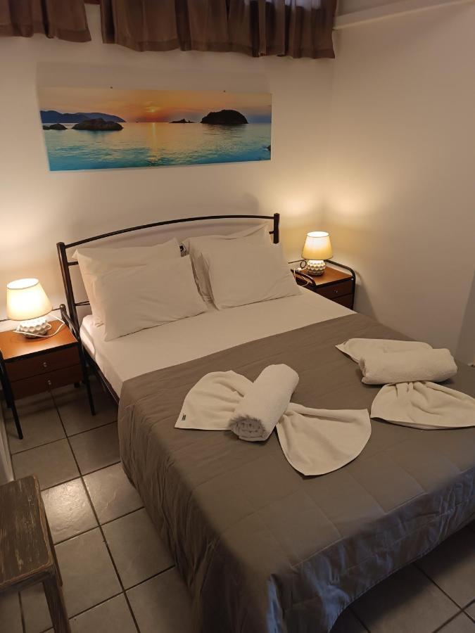 Voulias Αpartments Apartment Kini Екстериор снимка