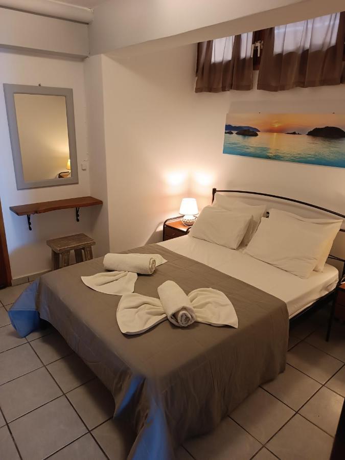 Voulias Αpartments Apartment Kini Екстериор снимка