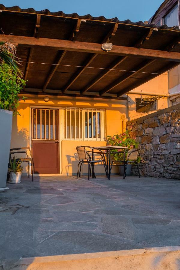 Voulias Αpartments Apartment Kini Екстериор снимка